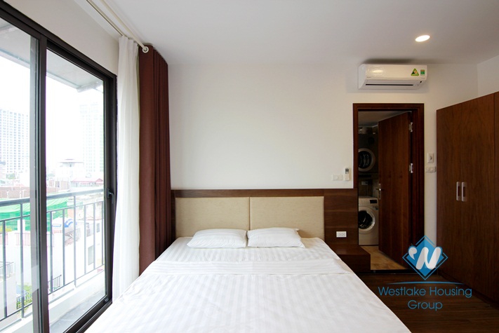 Lake view penthouse apartment for rent on Xuan Dieu, Tay Ho, Hanoi